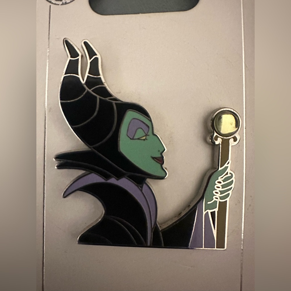 Maleficent Holding Staff with Light Green
Stone Disney Trading Pin